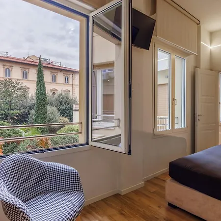 Daire Lucy Charming Modern Near Piazza Della Liberta *